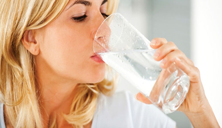 The benefits of drinking three liters of water a day